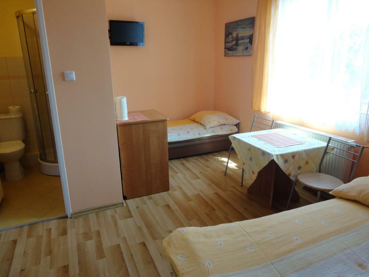 Pokoje Goscinne U Teresy Mrzeżyno Exterior foto